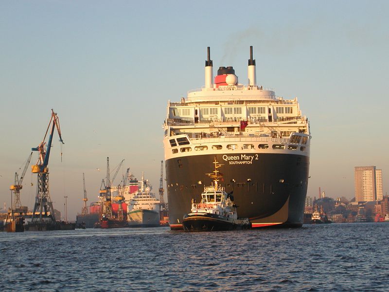 8.6 Queen Mary 2 im Dock Elbe 17
